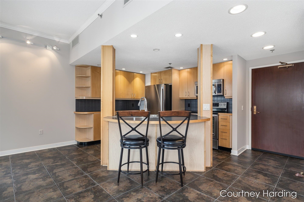 128 Campau Circle Property Photo 13