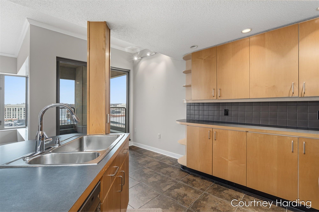 128 Campau Circle Property Photo 15