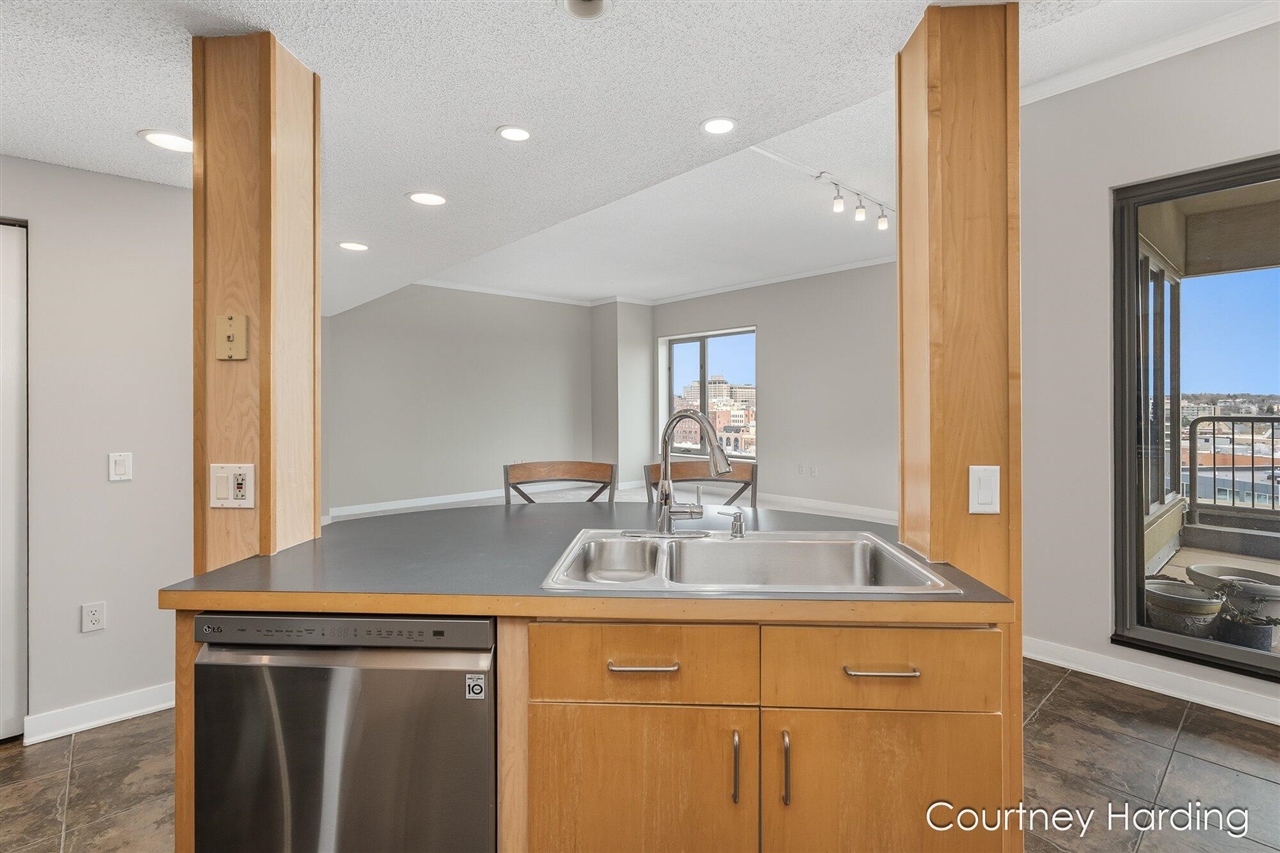 128 Campau Circle Property Photo 16