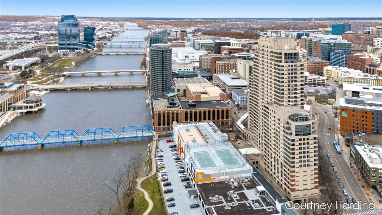 128 Campau Circle Property Photo 40