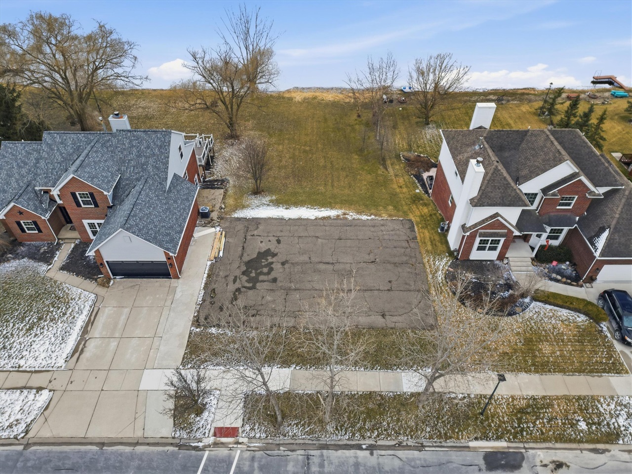 36566 N Pointe Drive Property Photo 1