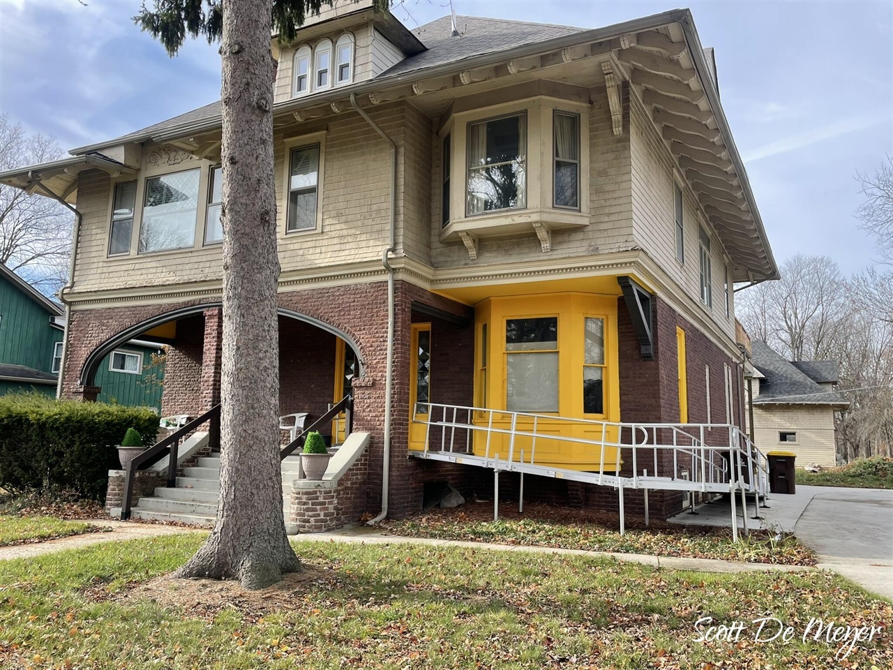 623 N State Street Property Photo 1