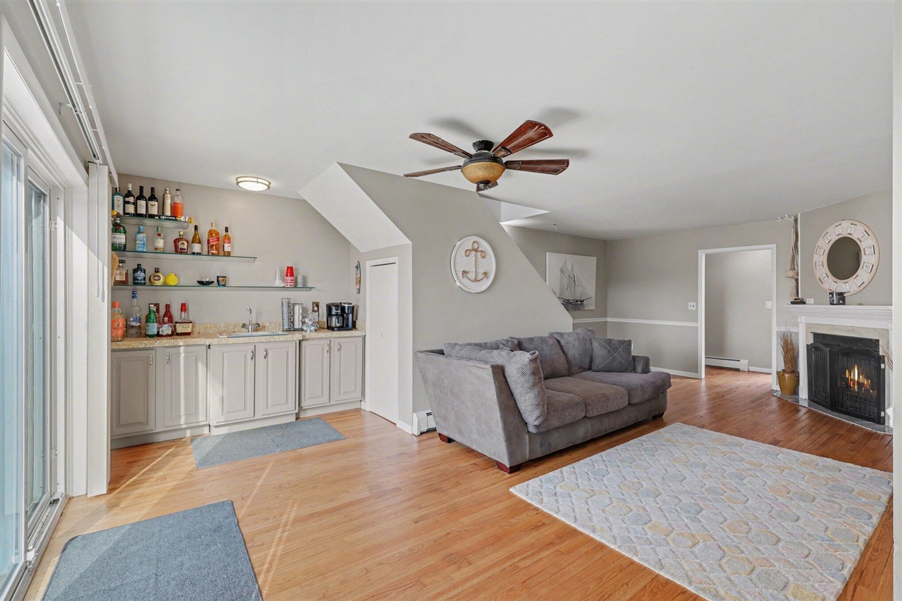 7128 Lazy Lane Property Photo 6
