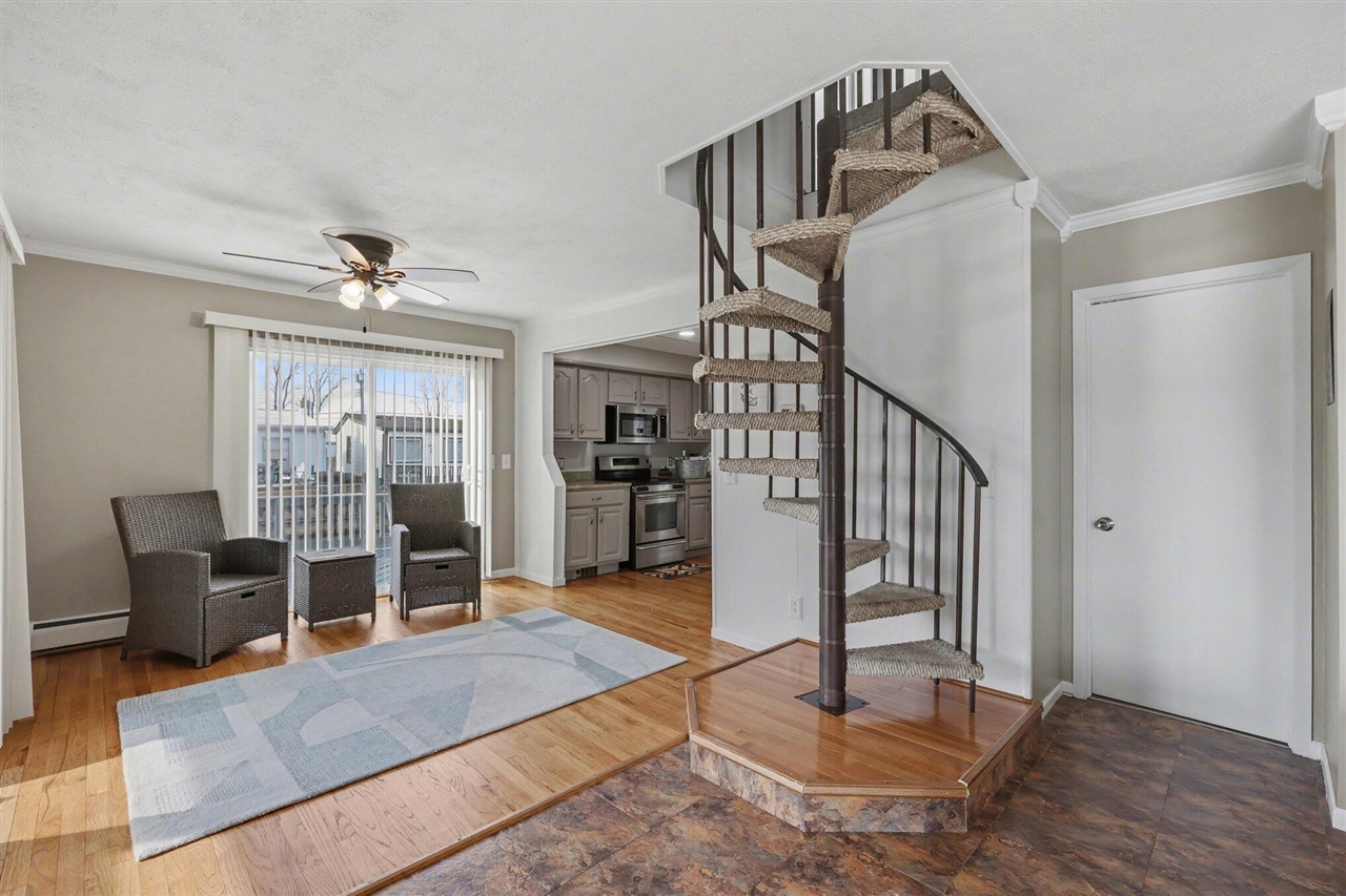 7128 Lazy Lane Property Photo 10