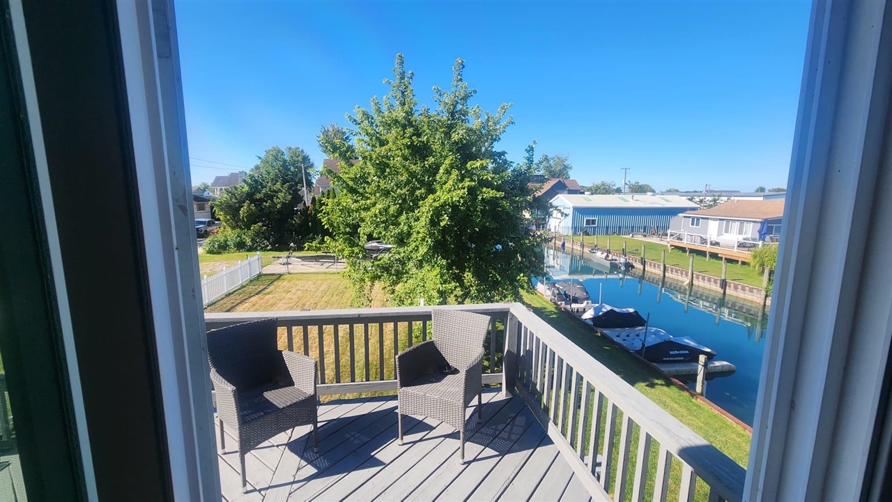 7128 Lazy Lane Property Photo 14