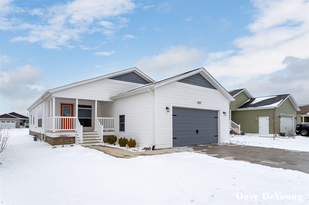 5212 E Scenic Turn Lane Property Photo 1