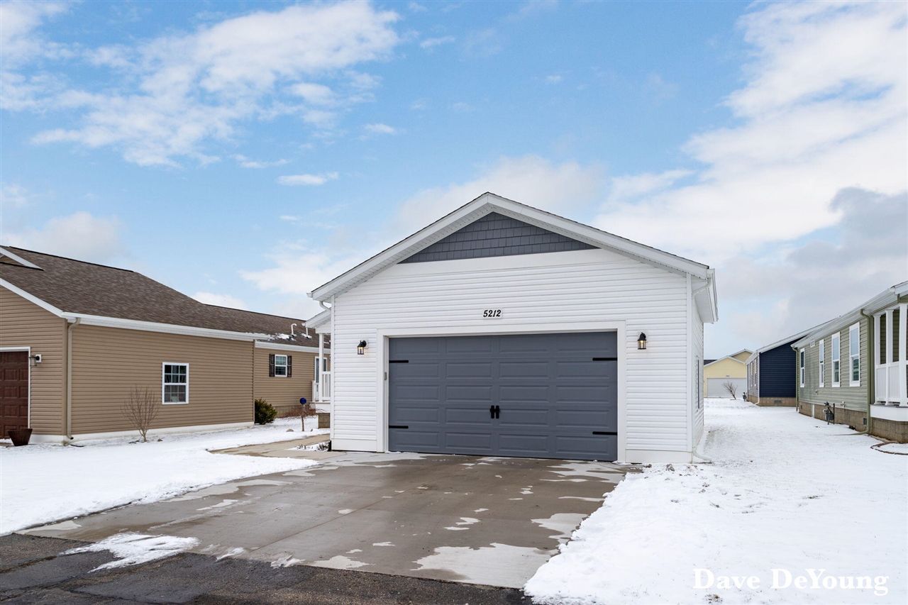5212 E Scenic Turn Lane Property Photo 2