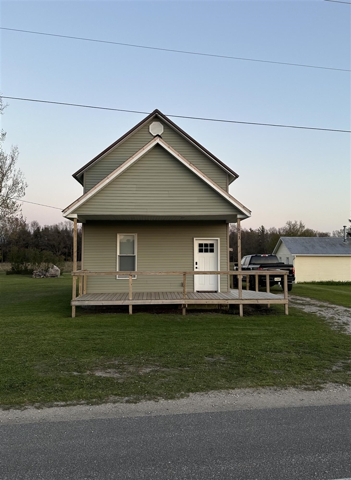 1673 E Parkdale Avenue Property Photo 1
