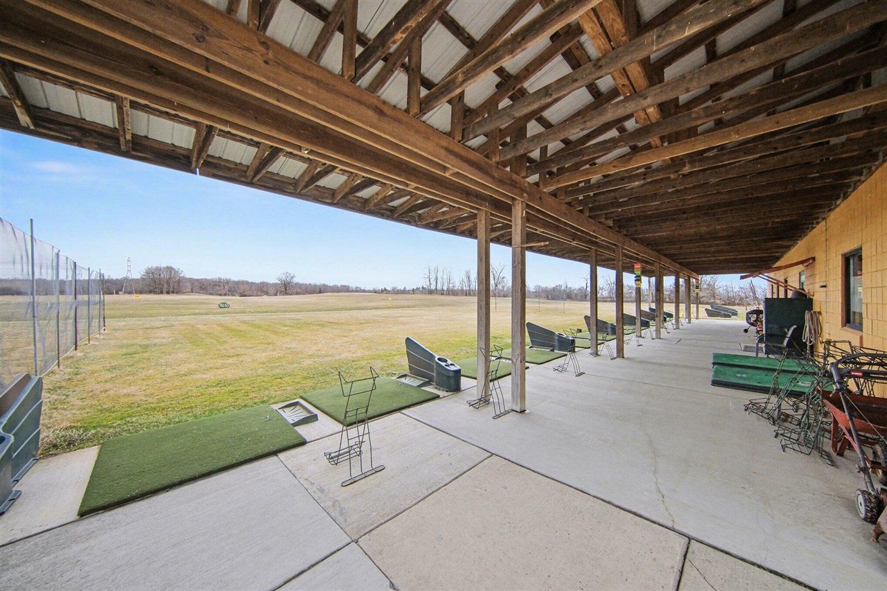 2735 S Zeeb Road Property Photo 10