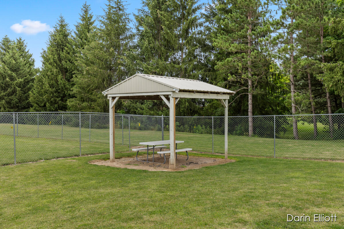 2389 N State Road Property Photo 23