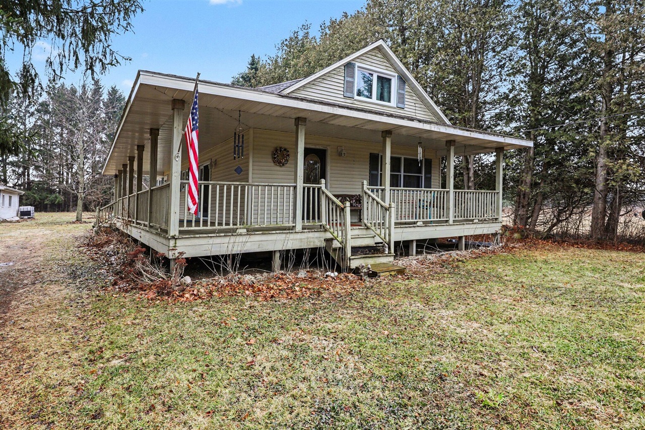4656 Stoddard Road Property Photo 1