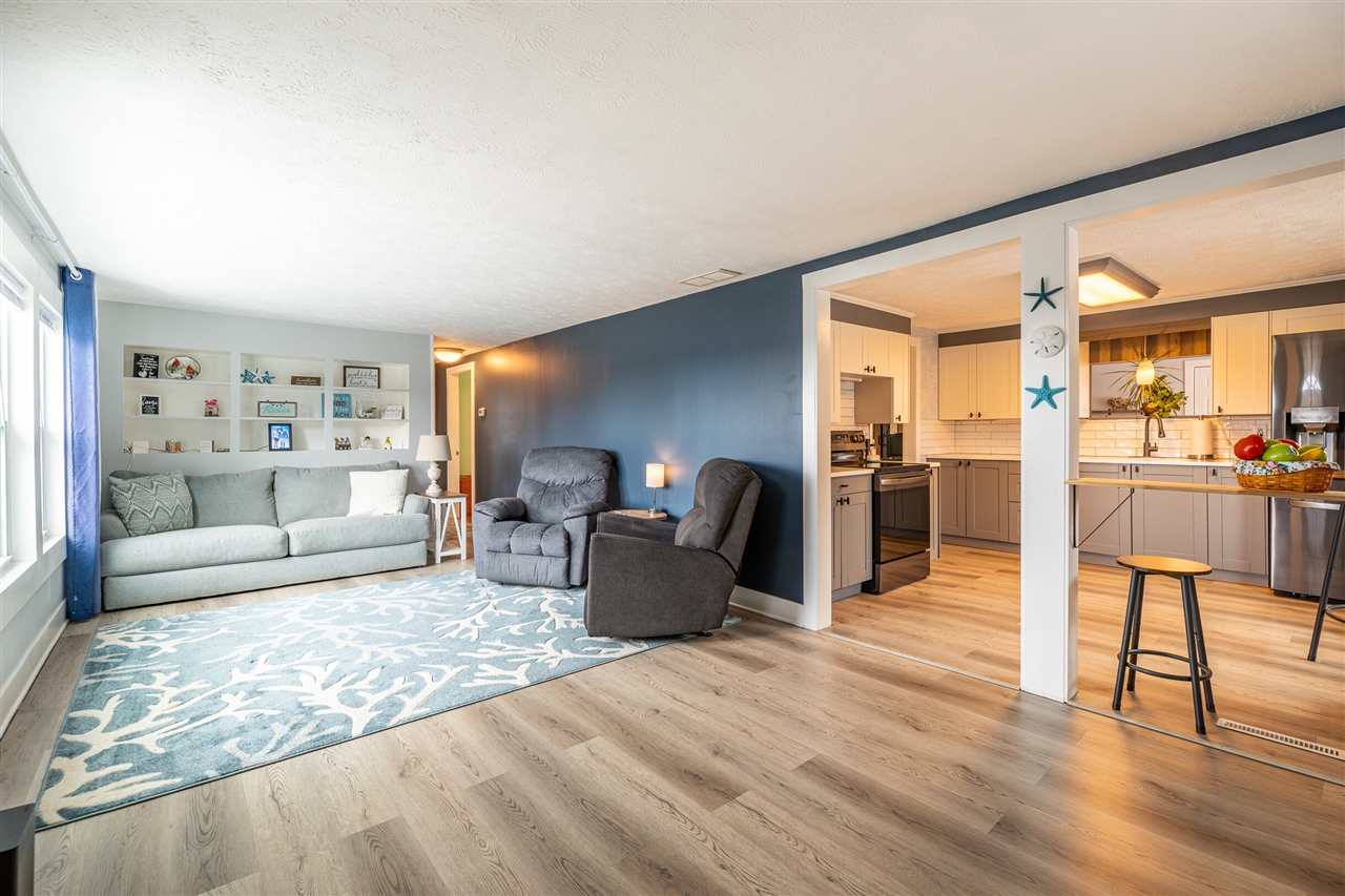 19276 4th Street Property Photo 8