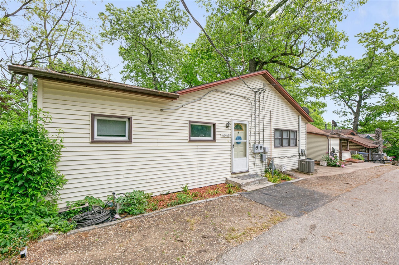 69465 High Street Property Photo 1