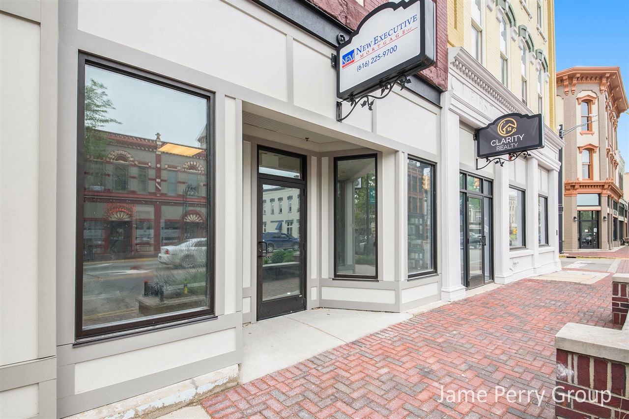 301 S Lafayette Street Property Photo 4