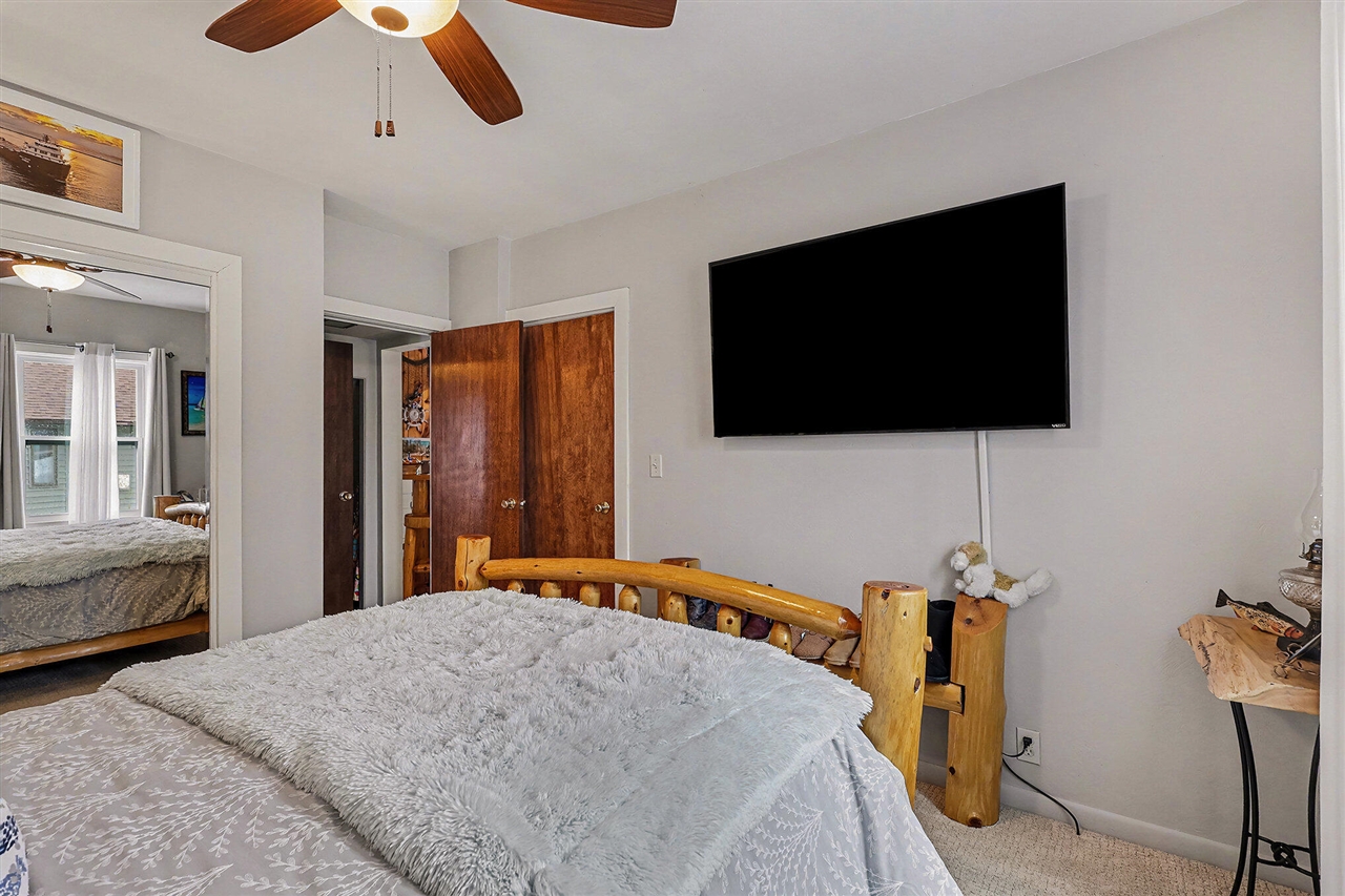 1835 Edgewater Street Property Photo 11