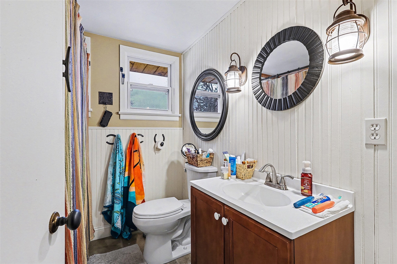 1835 Edgewater Street Property Photo 17