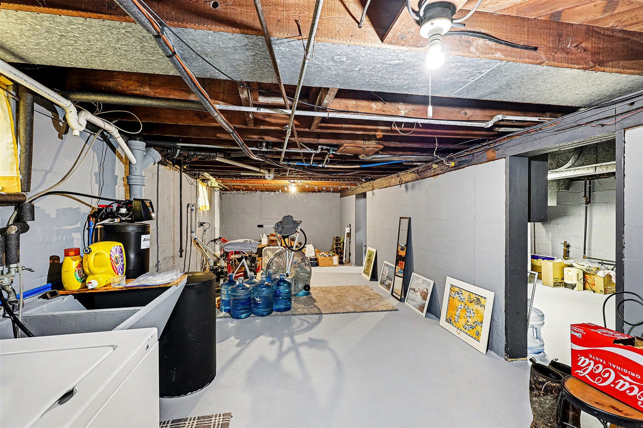 1835 Edgewater Street Property Photo 20