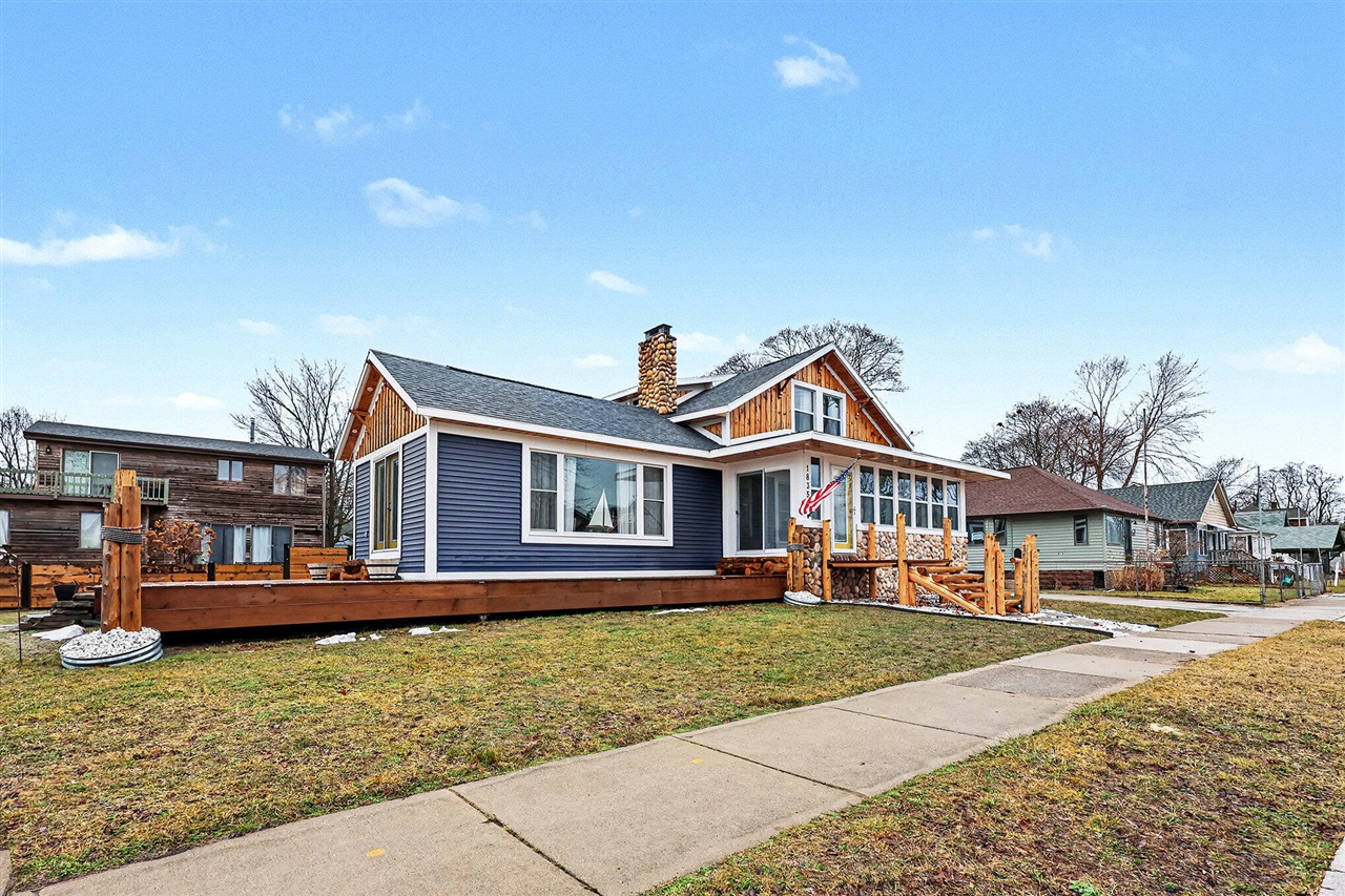 1835 Edgewater Street Property Photo 24