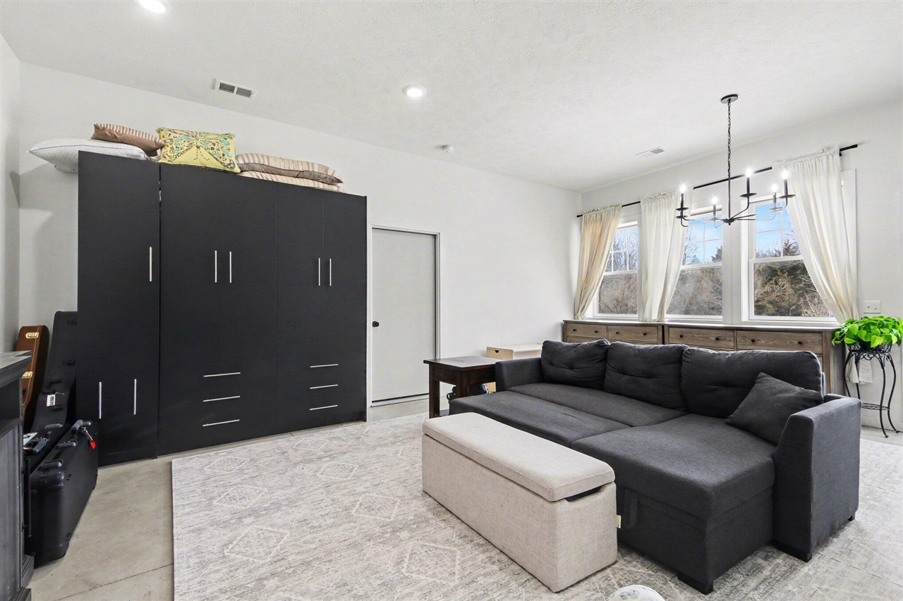 419 S Juniper Street Property Photo 10