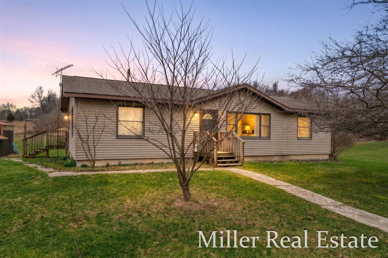 6130 Gurd Road Property Photo 1