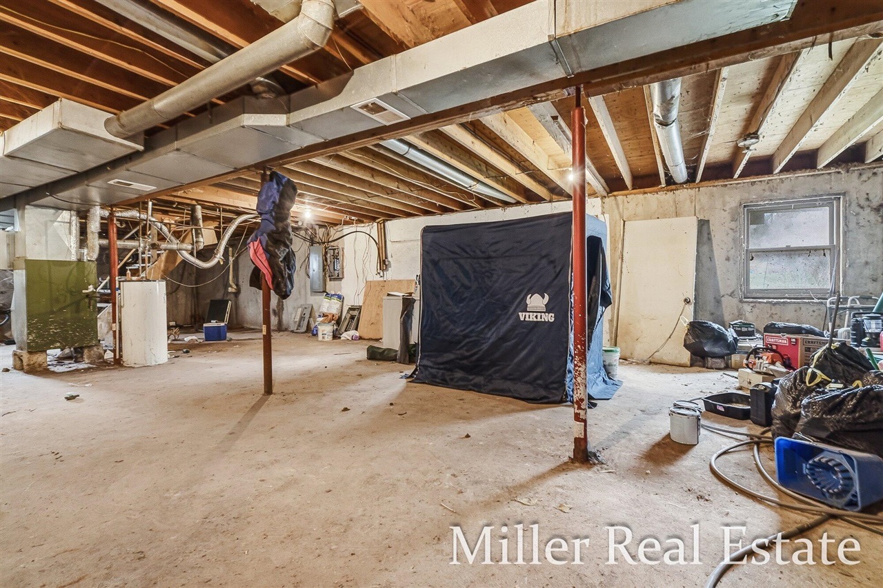 6130 Gurd Road Property Photo 24
