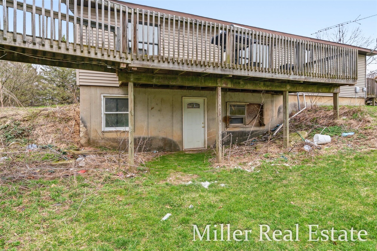 6130 Gurd Road Property Photo 28