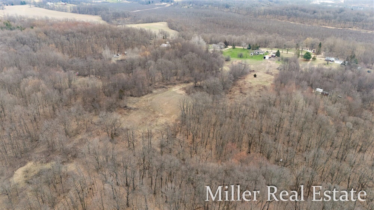 6130 Gurd Road Property Photo 39