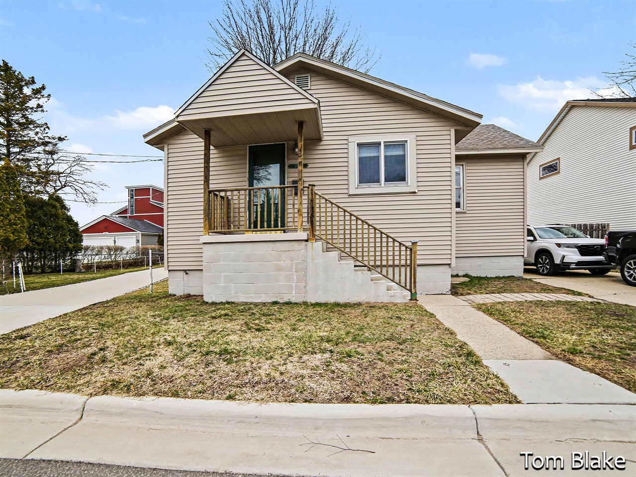 1834 Edgewater Street Property Photo 2