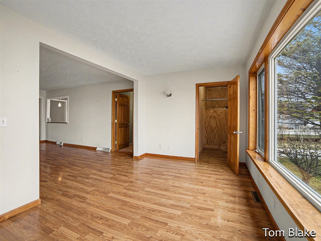 1834 Edgewater Street Property Photo 9
