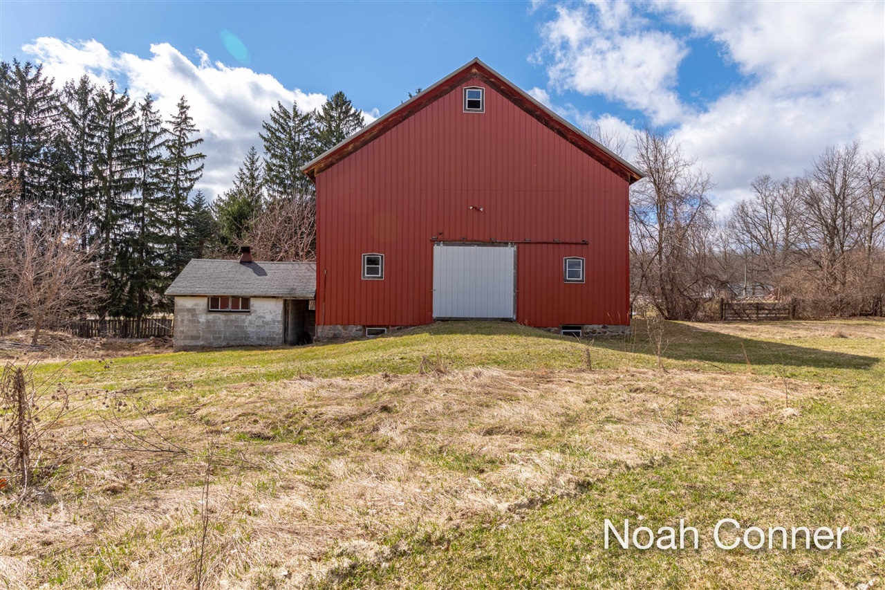 5295 Belding Road Property Photo 7