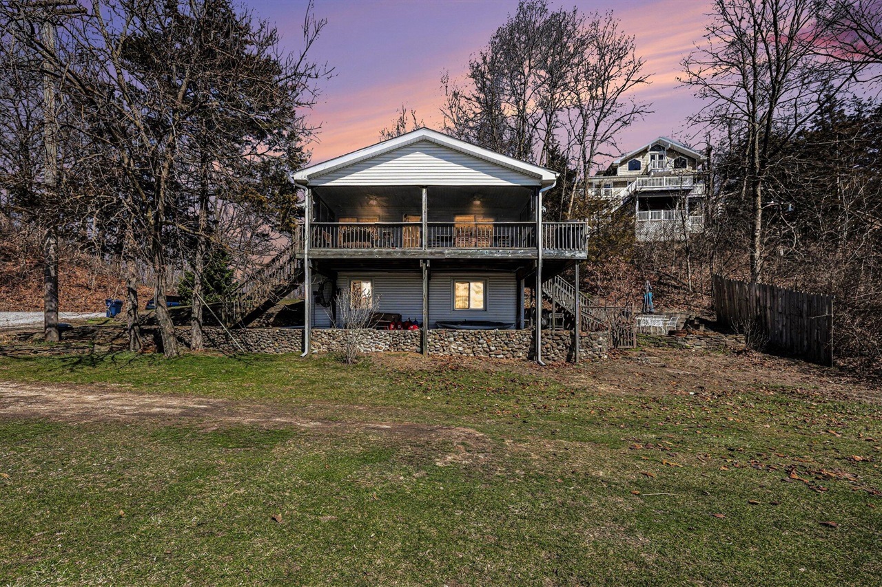 5884 Rays Drive Property Photo 1