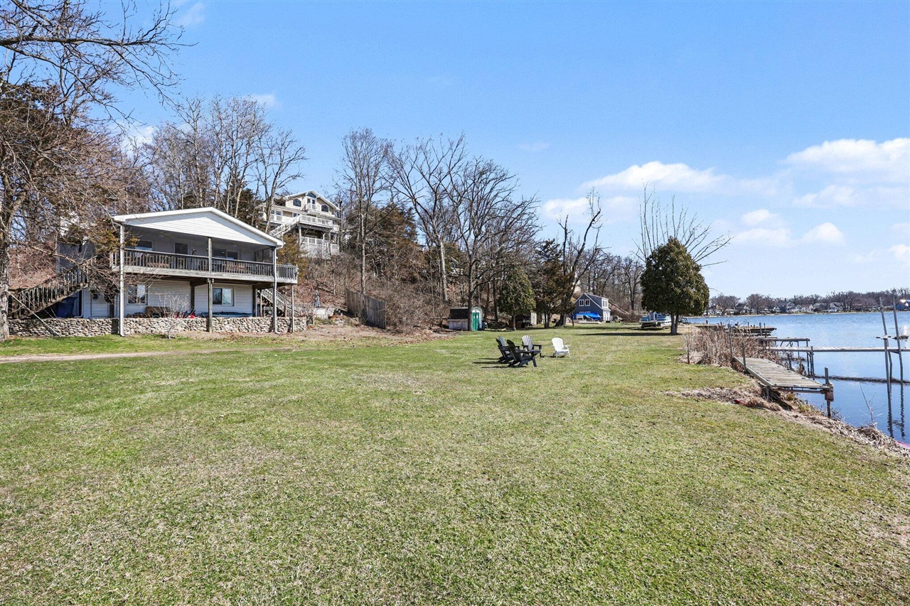 5884 Rays Drive Property Photo 2