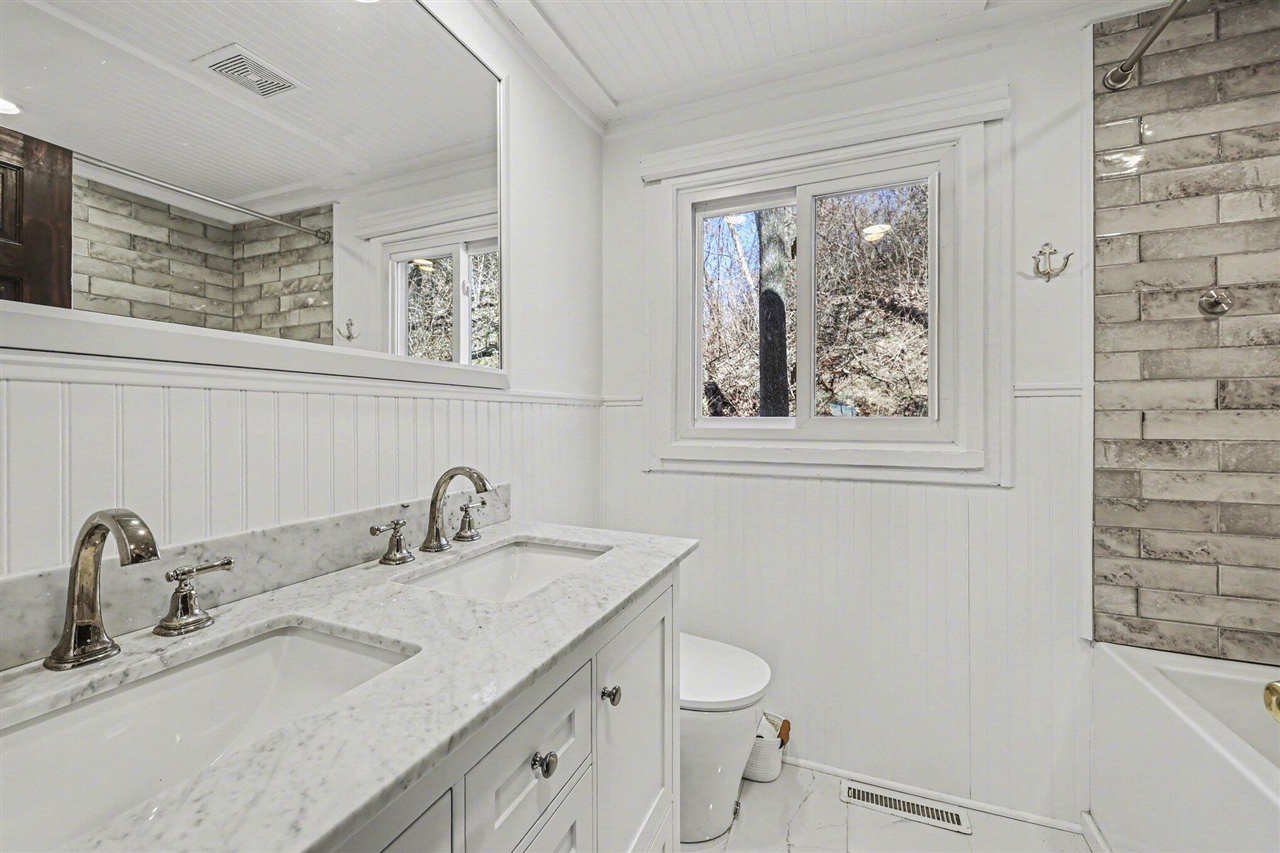 5884 Rays Drive Property Photo 12