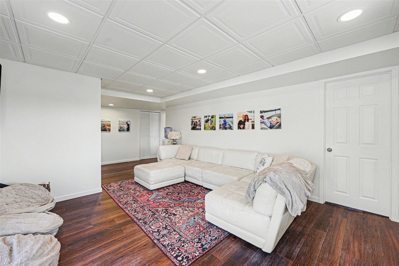 5884 Rays Drive Property Photo 17