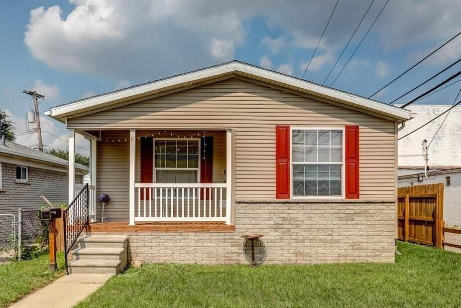 2040 Reo Avenue Property Photo 1