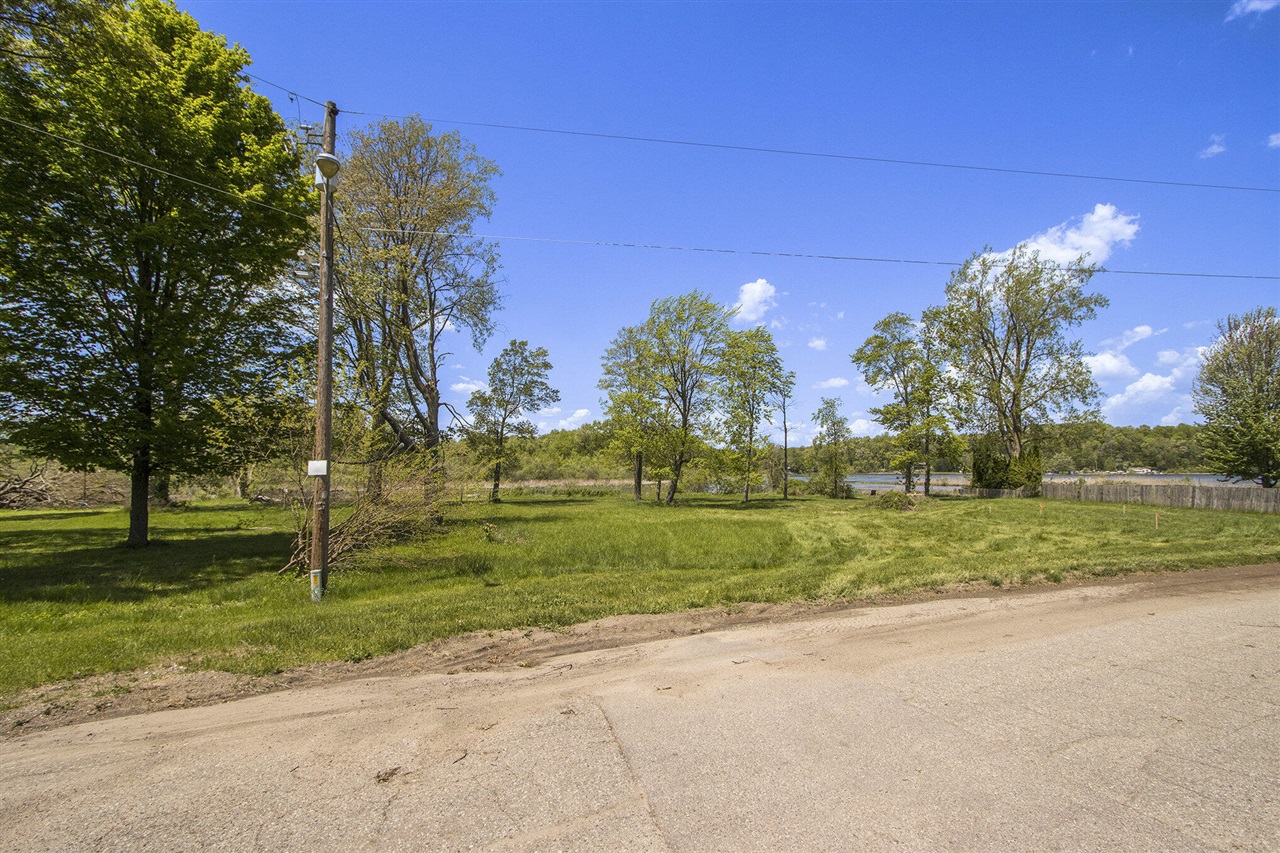 277 Lakeside Drive Property Photo 10
