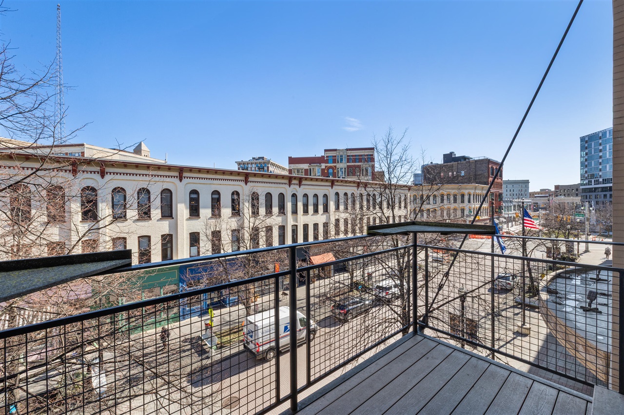 49 Monroe Center Street Property Photo 31
