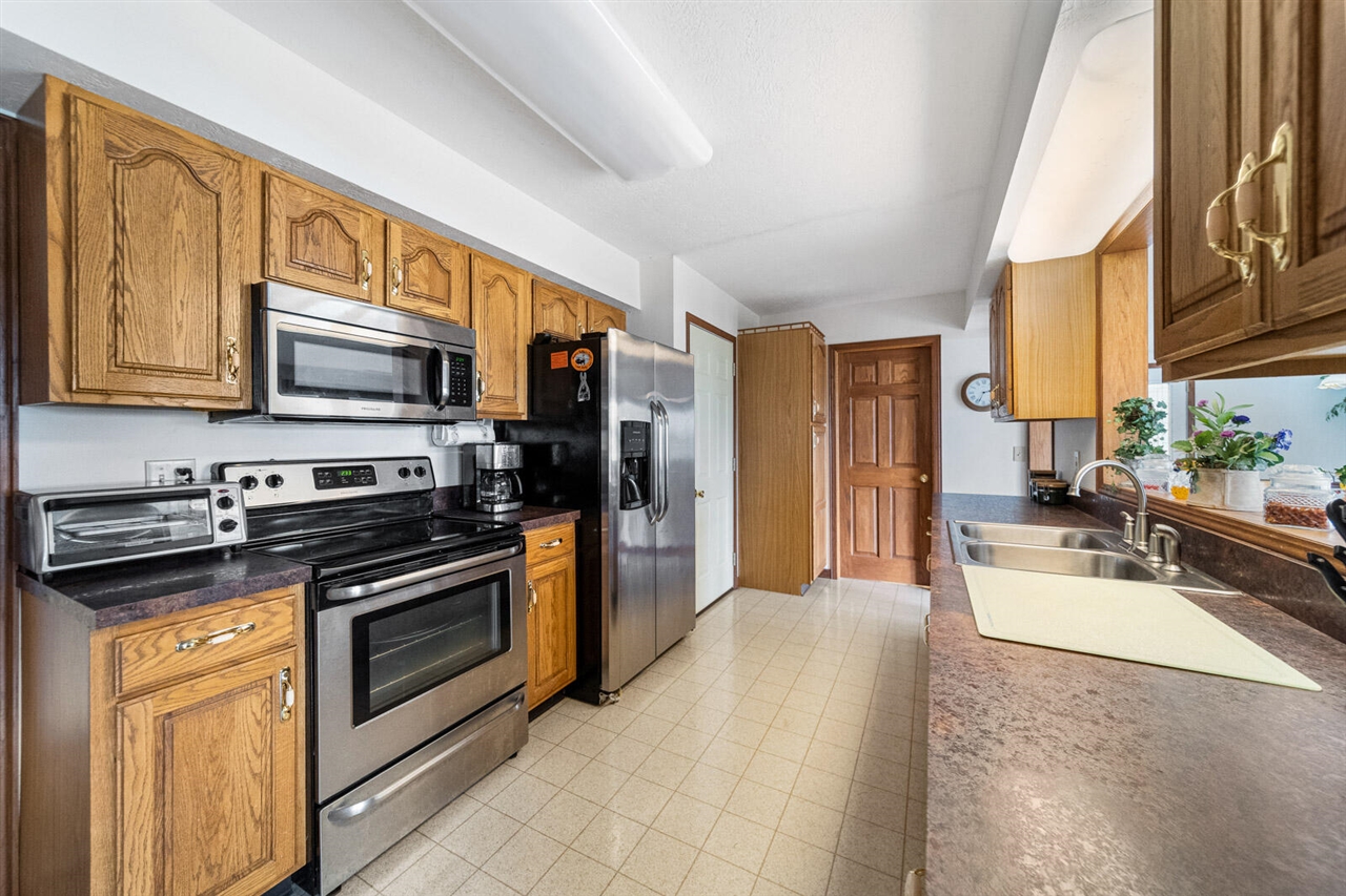 19976 M-60 Property Photo 11