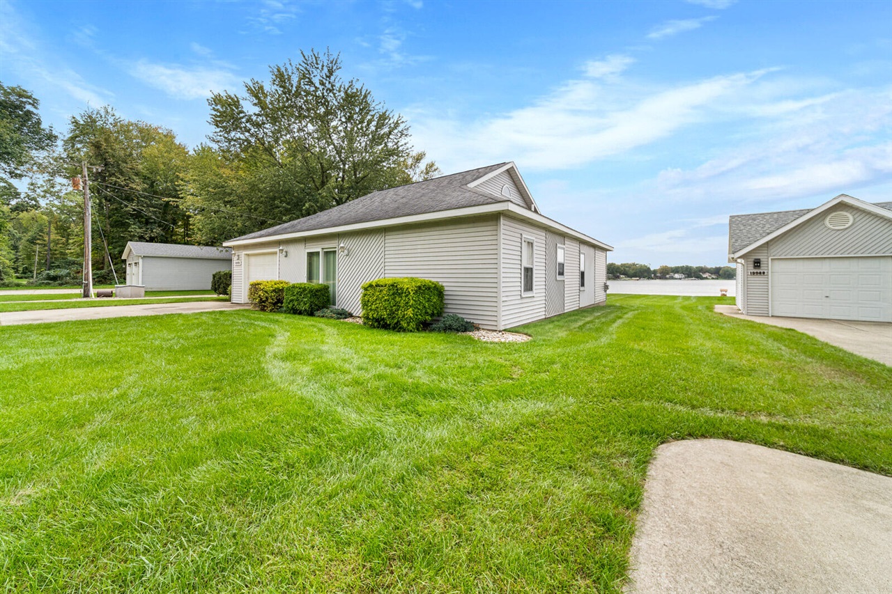 19976 M-60 Property Photo 24