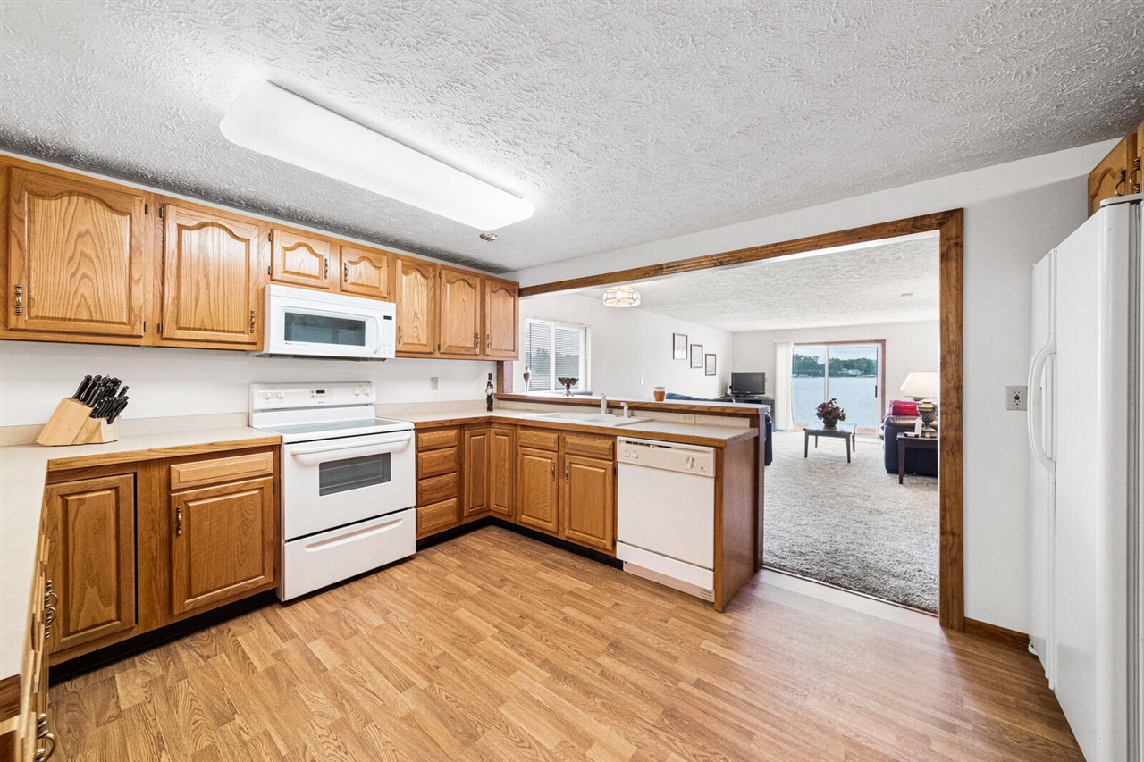 19976 M-60 Property Photo 33