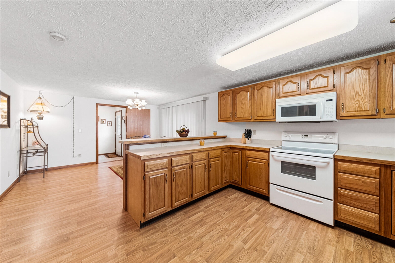 19976 M-60 Property Photo 35