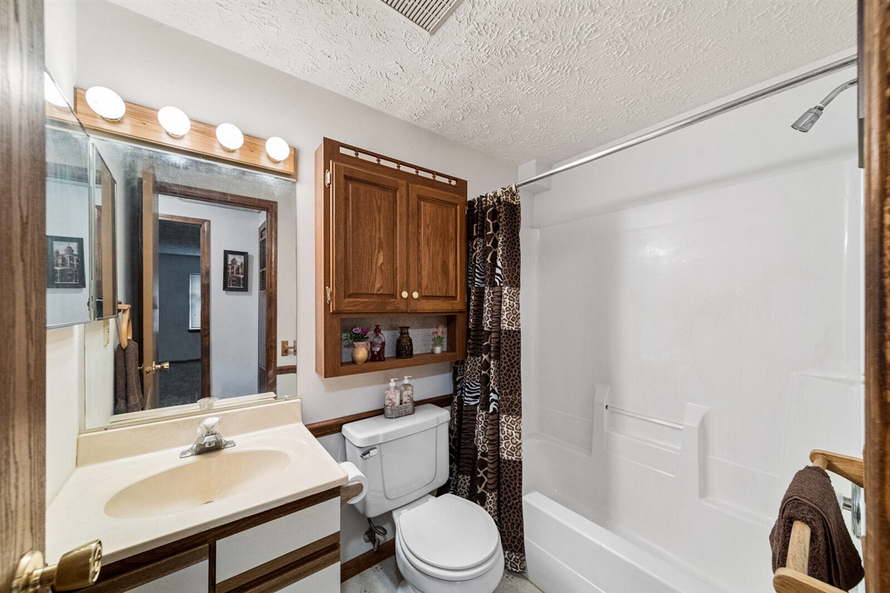 19976 M-60 Property Photo 39