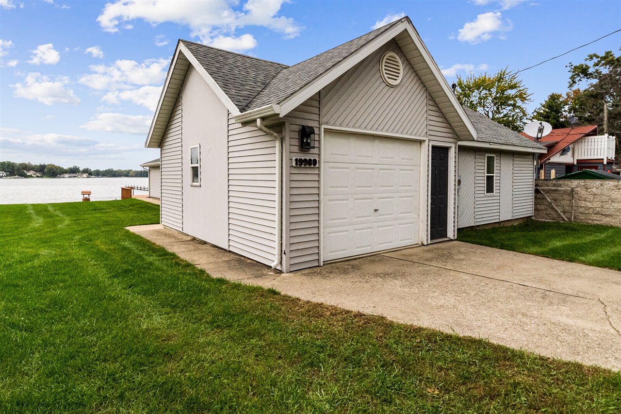 19976 M-60 Property Photo 45