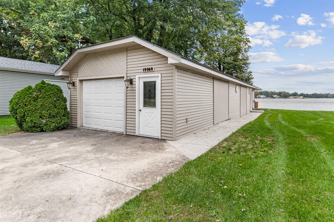 19976 M-60 Property Photo 61