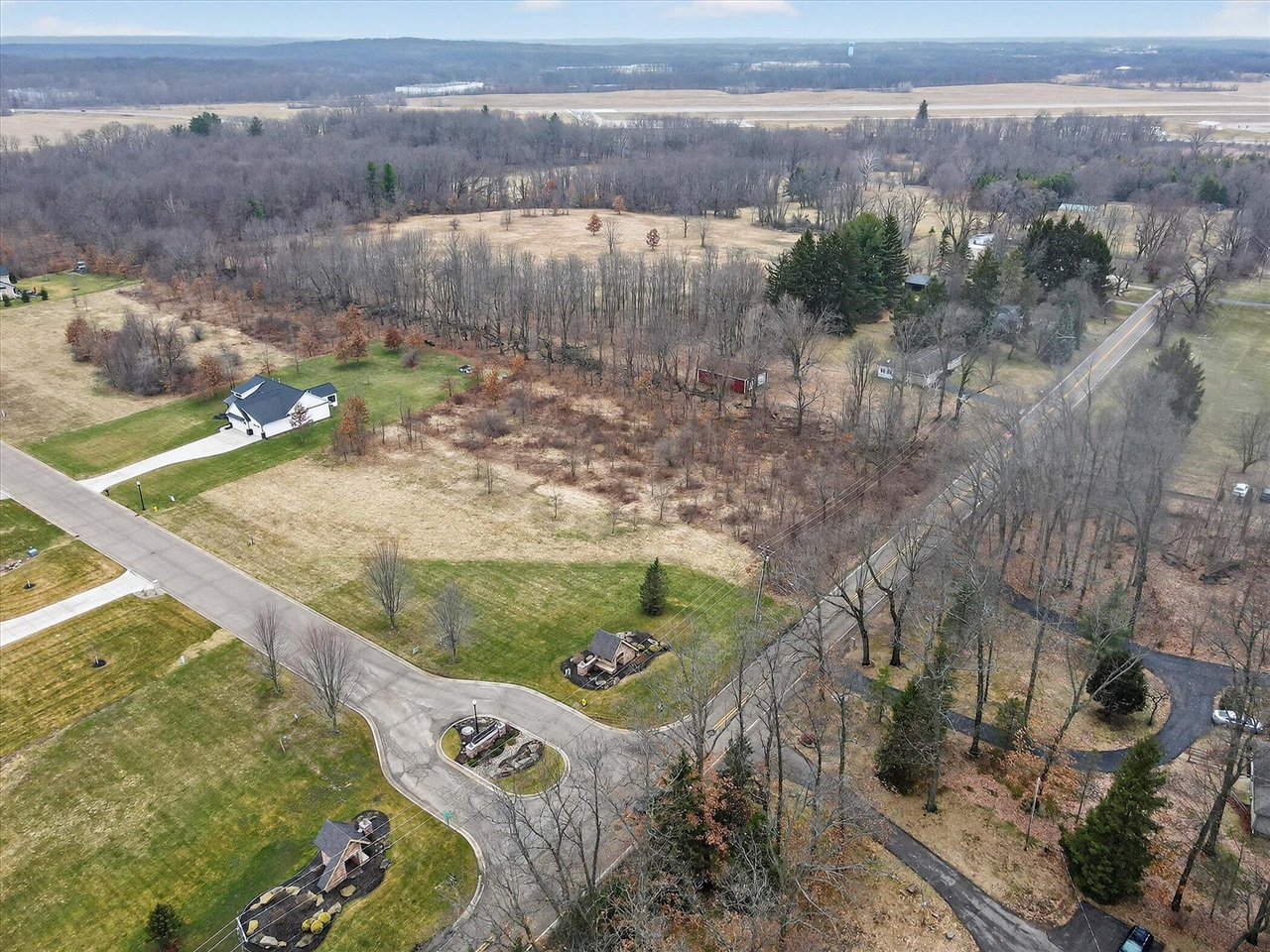 100 Stonegate Drive Property Photo 1