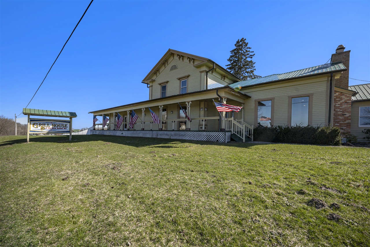1071 32nd Street Property Photo 2