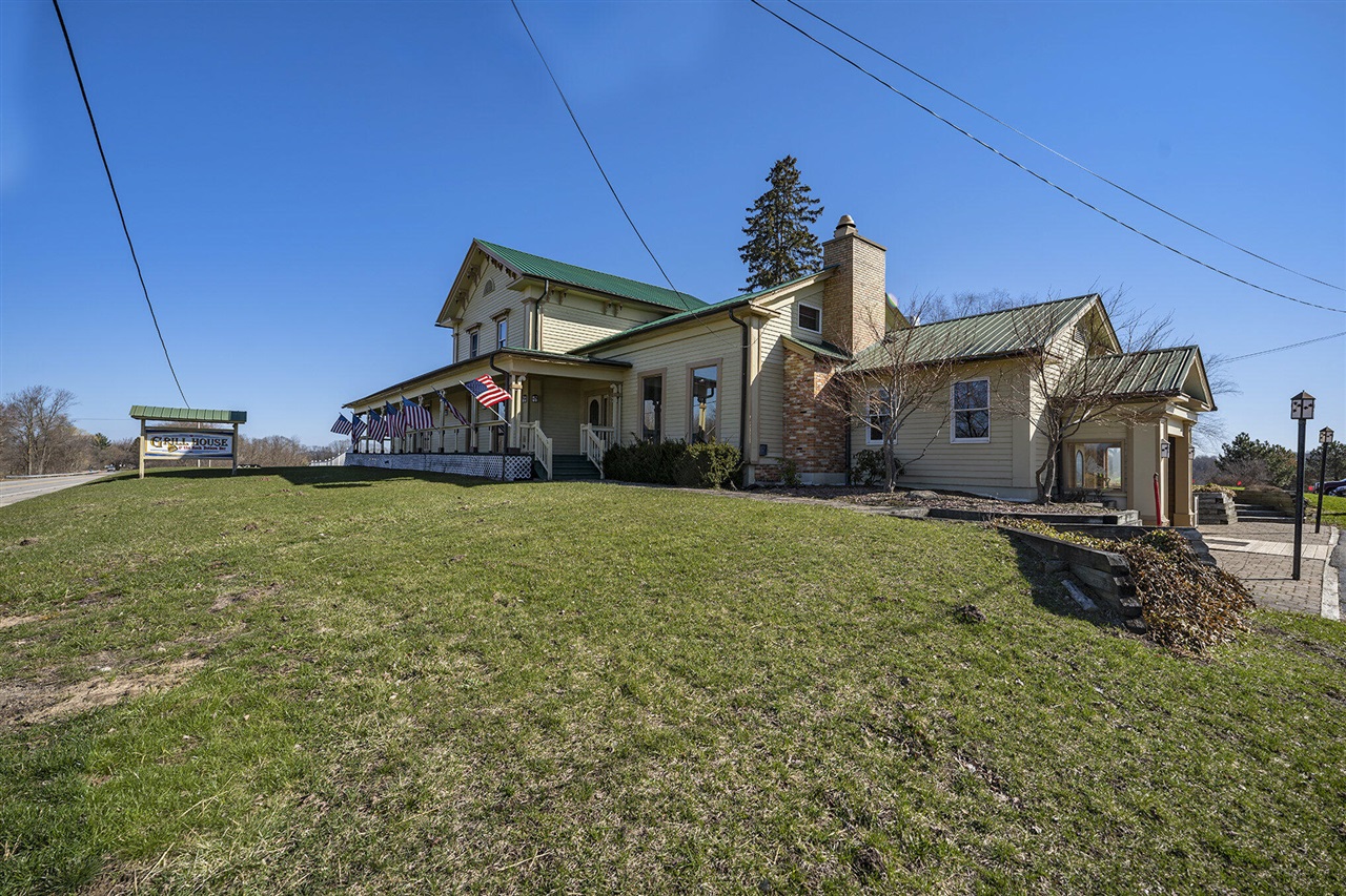 1071 32nd Street Property Photo 3