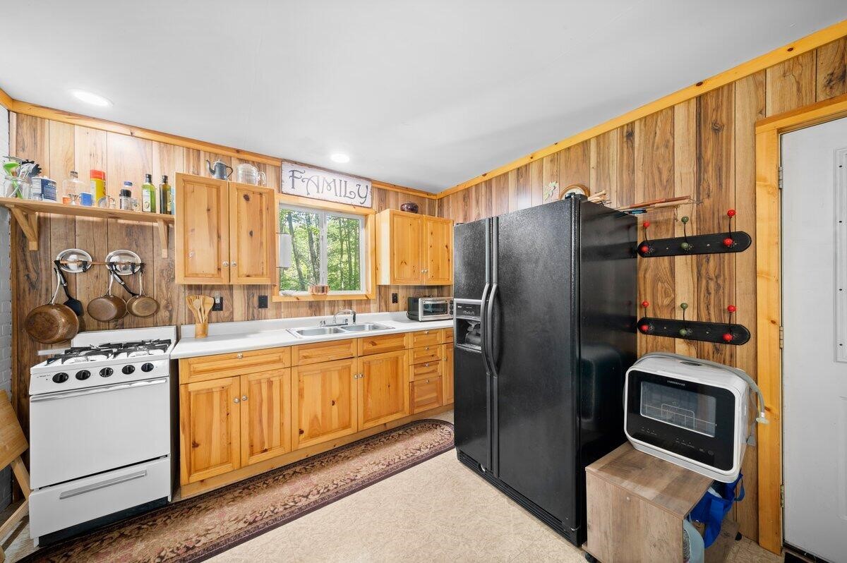 20308 Lakeview Drive Property Photo 13