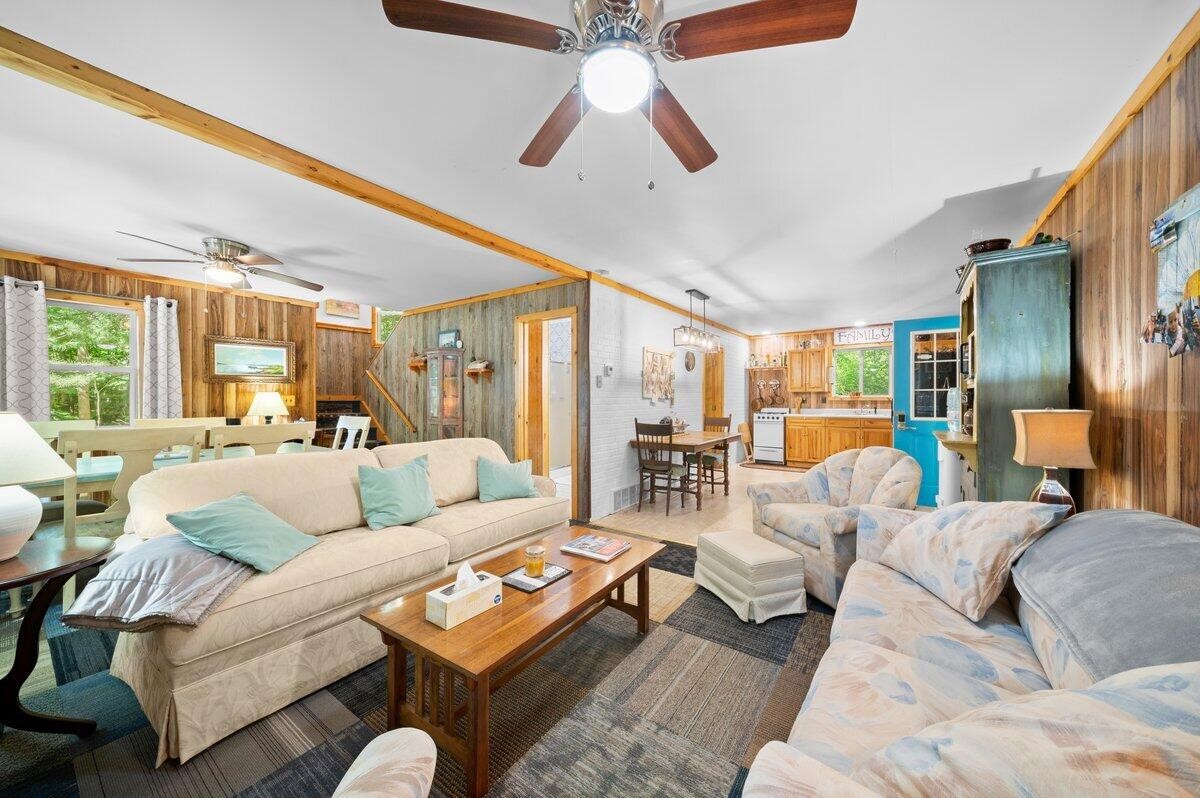 20308 Lakeview Drive Property Photo 15