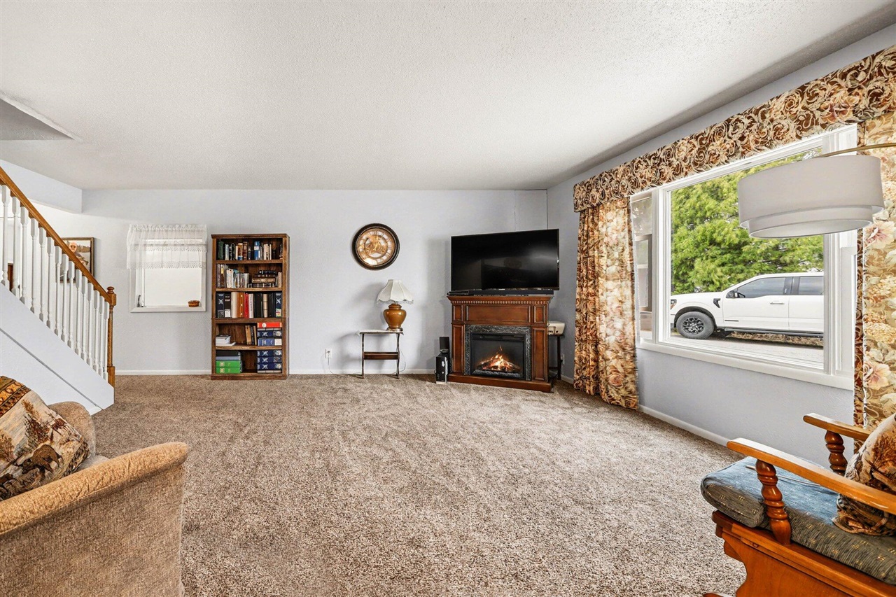 771 Beechwood Drive Property Photo 8